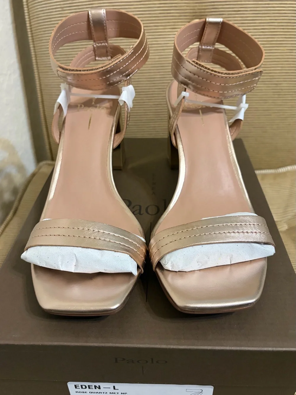 NWT Linea Paolo Eden-L Women's Metallic Leather Sandal - Size 9